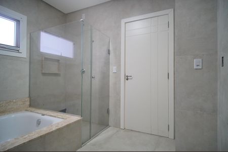 Casa à venda com 260m², 4 quartos e 3 vagasBanheiro da Suíte 1