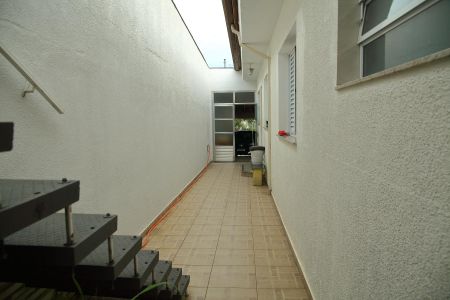 Casa à venda com 192m², 3 quartos e 3 vagasCorredor externo
