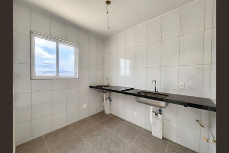 Cozinha de apartamento à venda com 2 quartos, 110m² em Vila Amaral, Belo Horizonte