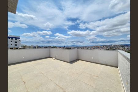 Apartamento à venda com 110m², 2 quartos e 2 vagas Apartamento à venda com 110m², 2 quartos e 2 vagasCobertura