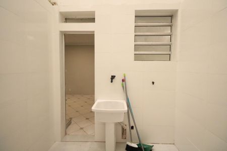 Apartamento para alugar com 130m², 3 quartos e 1 vagaÁrea de Serviço