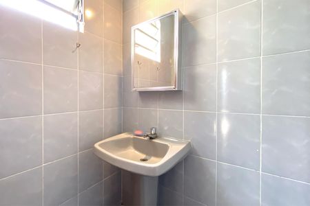 Casa à venda com 320m², 4 quartos e 5 vagasBanheiro externo