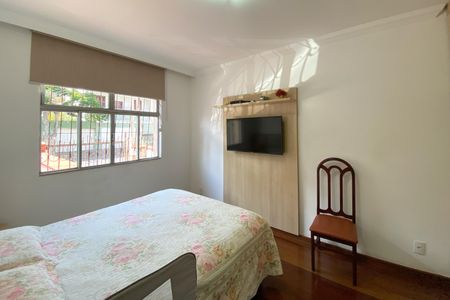 Casa à venda com 320m², 4 quartos e 5 vagasSuite