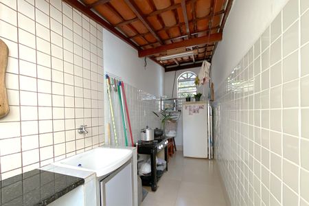 Casa à venda com 320m², 4 quartos e 5 vagasÁrea de Serviço