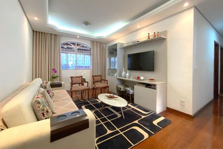 Sala de casa à venda com 4 quartos, 320m² em Ana Lúcia, Belo Horizonte