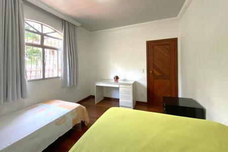 Casa à venda com 320m², 4 quartos e 5 vagasQuarto 3