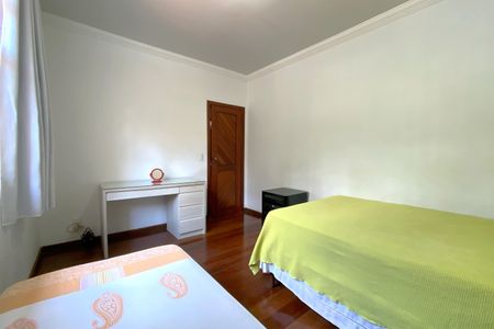 Casa à venda com 320m², 4 quartos e 5 vagasQuarto 3