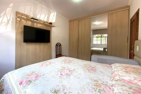 Casa à venda com 320m², 4 quartos e 5 vagasSuite