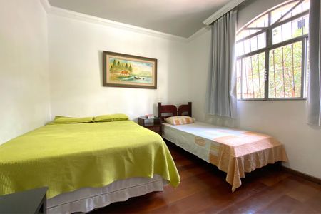 Casa à venda com 320m², 4 quartos e 5 vagasQuarto 3