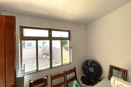 Casa à venda com 320m², 4 quartos e 5 vagasQuarto cobertura