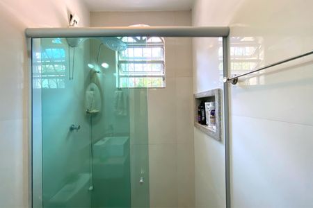 Casa à venda com 320m², 4 quartos e 5 vagasBanheiro