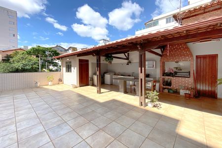 Casa à venda com 320m², 4 quartos e 5 vagasCobertura