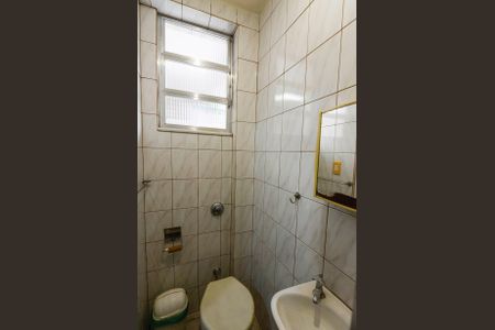 Casa à venda com 223m², 4 quartos e sem vaga Casa à venda com 223m², 4 quartos e sem vagaBanheiro de Serviço