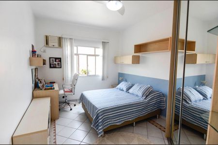 Casa à venda com 223m², 4 quartos e sem vaga Casa à venda com 223m², 4 quartos e sem vagaQuarto 1