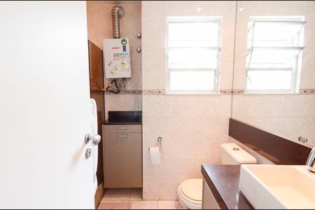 Casa à venda com 223m², 4 quartos e sem vaga Casa à venda com 223m², 4 quartos e sem vagaBanheiro Social