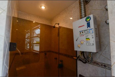 Casa à venda com 223m², 4 quartos e sem vaga Casa à venda com 223m², 4 quartos e sem vagaBanheiro Social