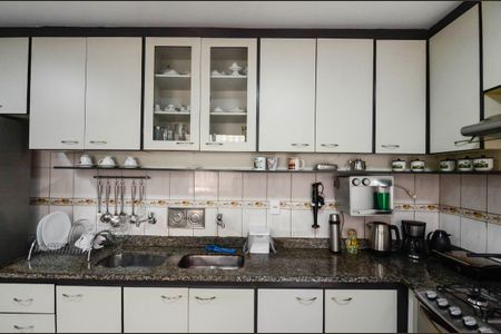 Casa à venda com 223m², 4 quartos e sem vaga Casa à venda com 223m², 4 quartos e sem vagaCozinha