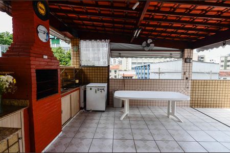 Casa à venda com 223m², 4 quartos e sem vaga Casa à venda com 223m², 4 quartos e sem vagaTerraço