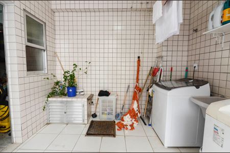 Casa à venda com 223m², 4 quartos e sem vaga Casa à venda com 223m², 4 quartos e sem vagaÁrea de Serviço