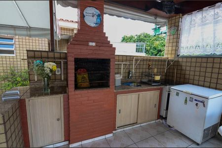 Casa à venda com 223m², 4 quartos e sem vaga Casa à venda com 223m², 4 quartos e sem vagaTerraço