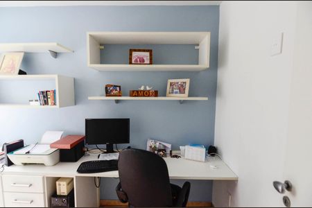 Casa à venda com 223m², 4 quartos e sem vaga Casa à venda com 223m², 4 quartos e sem vagaQuarto 2