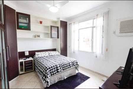 Casa à venda com 223m², 4 quartos e sem vaga Casa à venda com 223m², 4 quartos e sem vagaSuíte