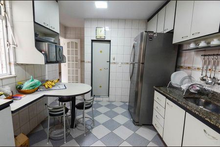 Casa à venda com 223m², 4 quartos e sem vaga Casa à venda com 223m², 4 quartos e sem vagaCozinha