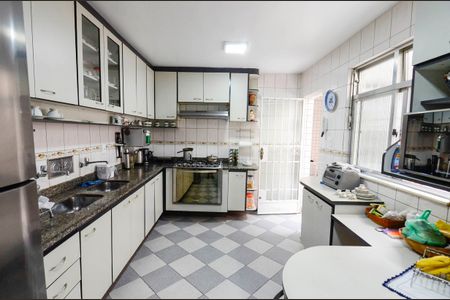 Casa à venda com 223m², 4 quartos e sem vaga Casa à venda com 223m², 4 quartos e sem vagaCozinha