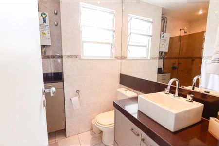 Casa à venda com 223m², 4 quartos e sem vaga Casa à venda com 223m², 4 quartos e sem vagaBanheiro Social