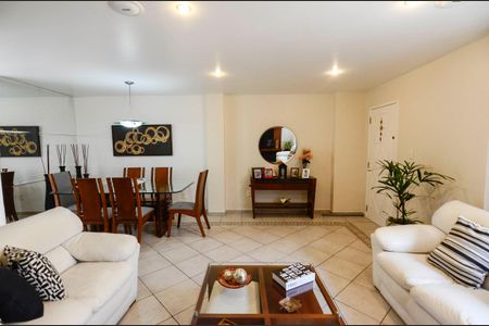 Sala de casa à venda com 4 quartos, 223m² em Vila Isabel, Rio de Janeiro