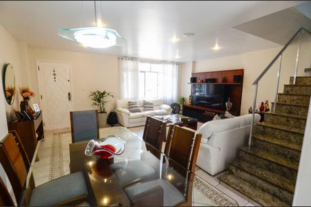 Sala de casa à venda com 4 quartos, 223m² em Vila Isabel, Rio de Janeiro