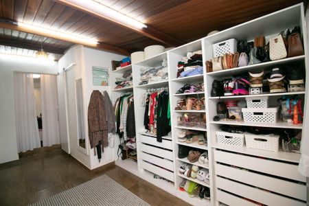 Casa à venda com 140m², 2 quartos e 1 vaga Casa à venda com 140m², 2 quartos e 1 vagaCloset da suíte