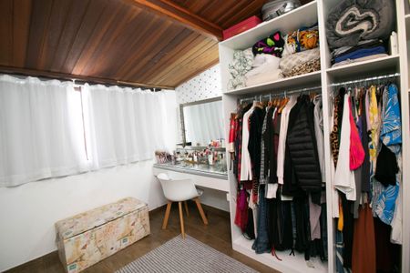 Casa à venda com 140m², 2 quartos e 1 vaga Casa à venda com 140m², 2 quartos e 1 vagaCloset da suíte