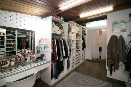 Casa à venda com 140m², 2 quartos e 1 vaga Casa à venda com 140m², 2 quartos e 1 vagaCloset da suíte