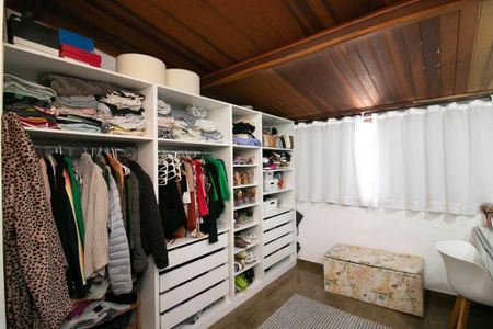 Casa à venda com 140m², 2 quartos e 1 vaga Casa à venda com 140m², 2 quartos e 1 vagaCloset da suíte