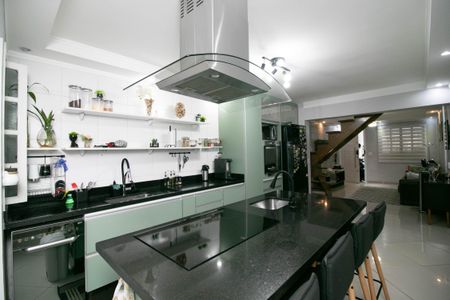 Cozinha de casa à venda com 2 quartos, 140m² em Vila Galvão, Guarulhos