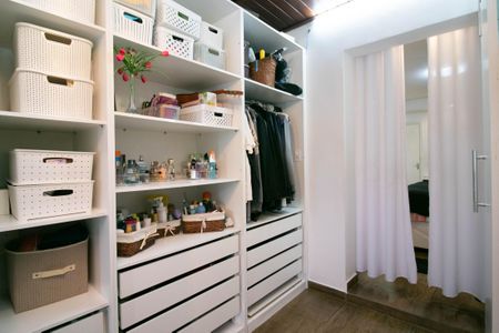 Casa à venda com 140m², 2 quartos e 1 vaga Casa à venda com 140m², 2 quartos e 1 vagaCloset da suíte