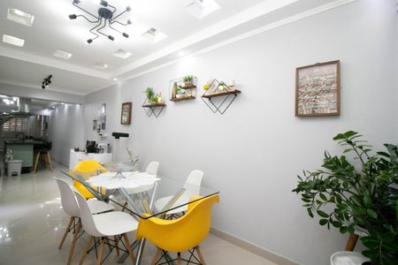 Casa à venda com 140m², 2 quartos e 1 vaga Casa à venda com 140m², 2 quartos e 1 vagaSala de Jantar