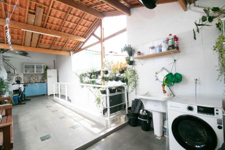 Casa à venda com 140m², 2 quartos e 1 vaga