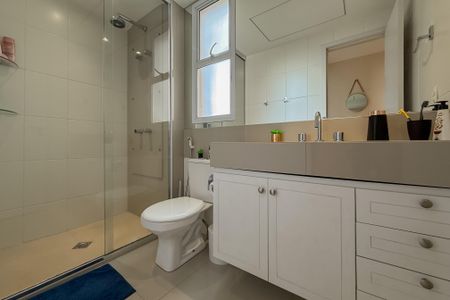 Apartamento à venda com 94m², 3 quartos e 2 vagas Apartamento à venda com 94m², 3 quartos e 2 vagasBanheiro Social