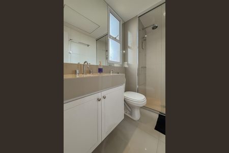 Apartamento à venda com 94m², 3 quartos e 2 vagas Apartamento à venda com 94m², 3 quartos e 2 vagasBanheiro da Suíte