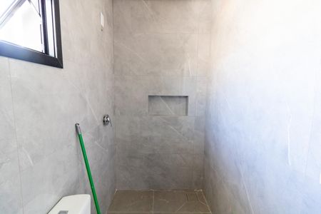 Casa de condomínio à venda com 122m², 3 quartos e 2 vagasBanheiro