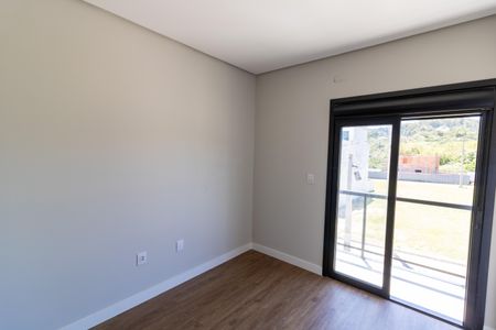 Casa de condomínio à venda com 122m², 3 quartos e 2 vagasSuíte