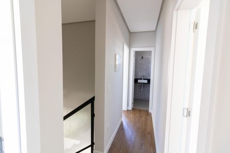 Casa de condomínio à venda com 122m², 3 quartos e 2 vagasCorredor