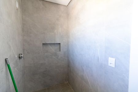 Casa de condomínio à venda com 122m², 3 quartos e 2 vagasBanheiro