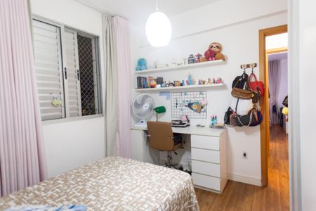 Apartamento à venda com 100m², 3 quartos e 2 vagasquarto 2