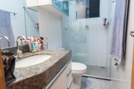 Apartamento à venda com 100m², 3 quartos e 2 vagasBanheiro suite 