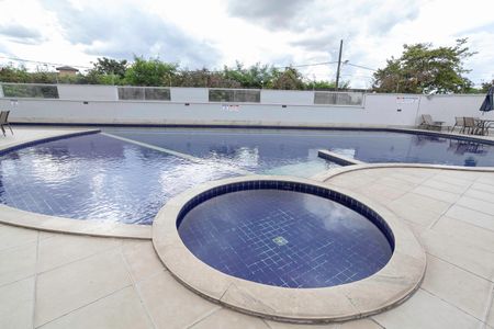 Apartamento à venda com 97m², 3 quartos e 2 vagas Apartamento à venda com 97m², 3 quartos e 2 vagasÁrea comum - Piscina