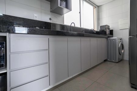Apartamento à venda com 97m², 3 quartos e 2 vagas Apartamento à venda com 97m², 3 quartos e 2 vagasCozinha e Área de Serviço