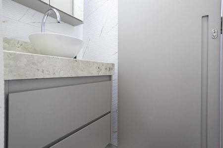 Apartamento à venda com 97m², 3 quartos e 2 vagas Apartamento à venda com 97m², 3 quartos e 2 vagasBanheiro social